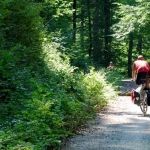 ...y primeras pedaladas internándonos en la selva de Irati...